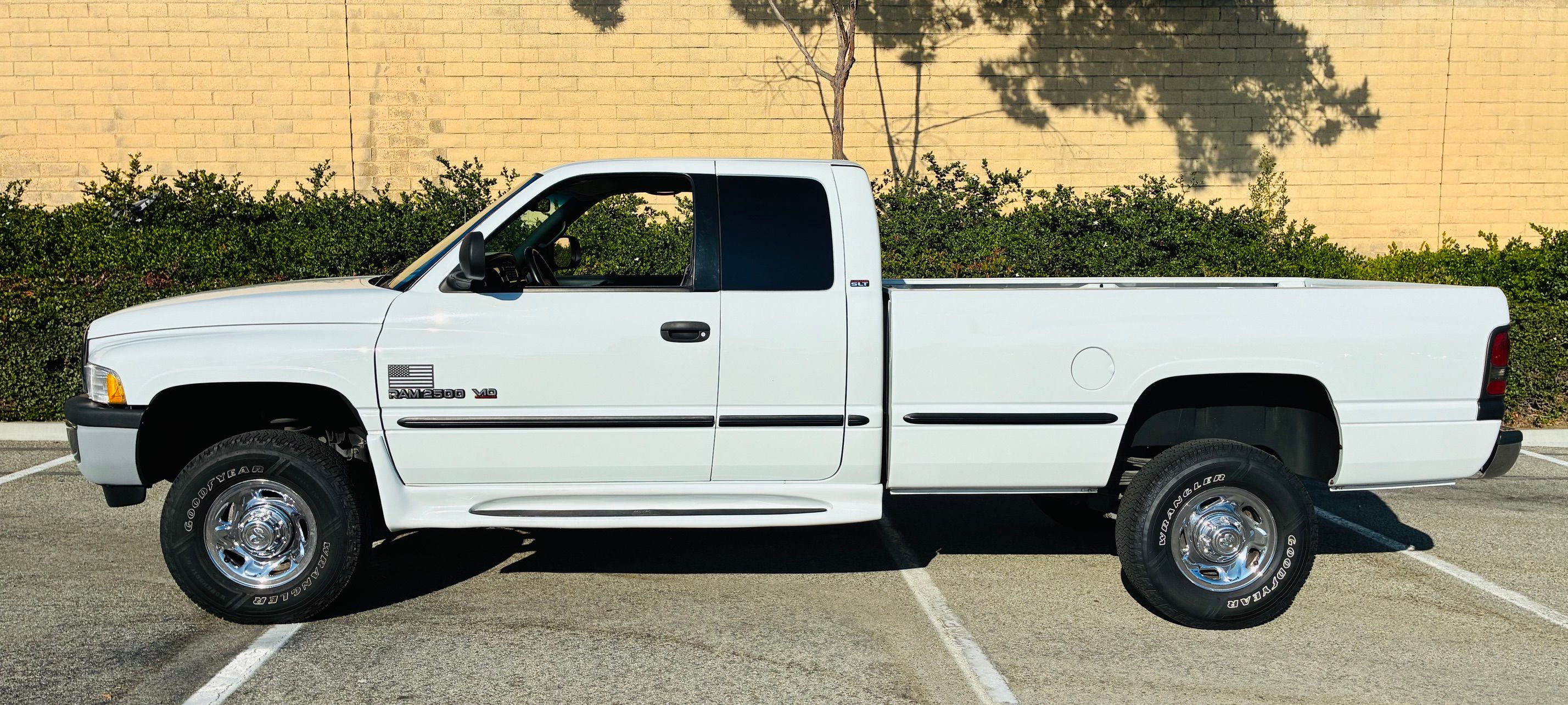 Used 1999 Dodge Ram 2500 Truck 4x4 Quad Cab image 2