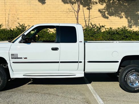 Used 1999 Dodge Ram 2500 Truck 4x4 Quad Cab image 2