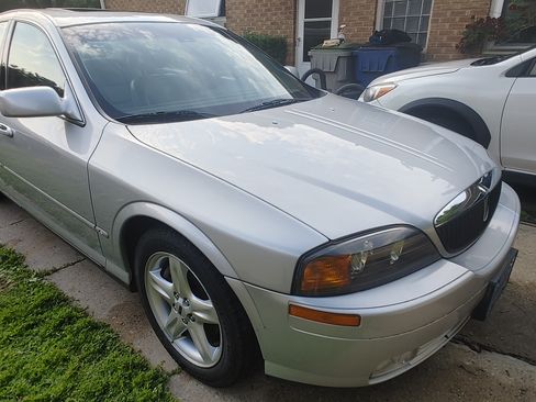 Used 2000 Lincoln LS image 2