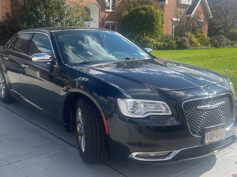 Used 2016 Chrysler 300 C image 2