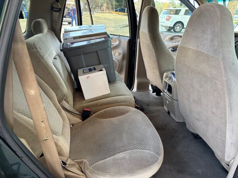 Used 2001 Ford Expedition XLT image 6