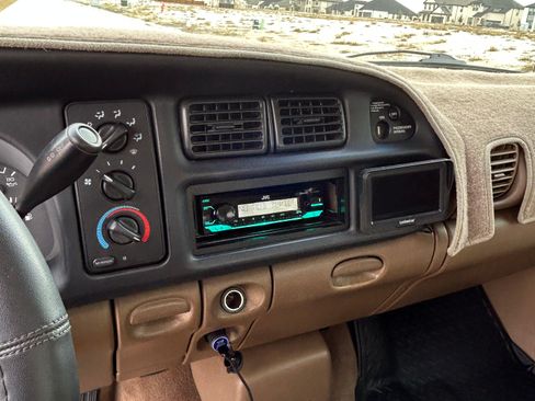 Used 1999 Dodge Ram 1500 Truck 2WD Quad Cab image 11