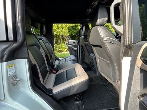 Used 2023 Ford Bronco Wildtrak image 16