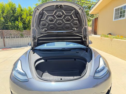 Used 2020 Tesla Model 3 Standard Range Plus RWD image 9