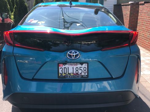 Used 2018 Toyota Prius Prime Premium FWD image 6