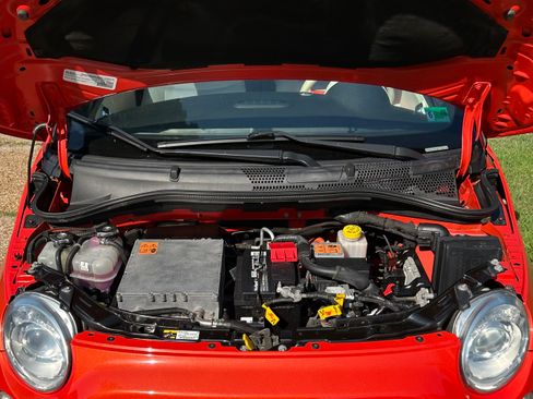 Used 2015 FIAT 500 e image 10