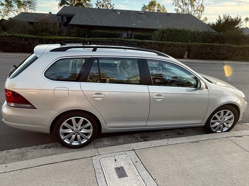 Used 2010 Volkswagen Jetta TDI image 5