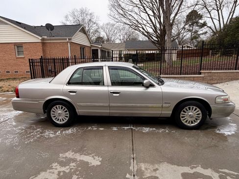 Used 2006 Mercury Grand Marquis LS image 1