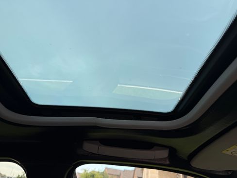 Used 2002 BMW 330xi Sedan image 21