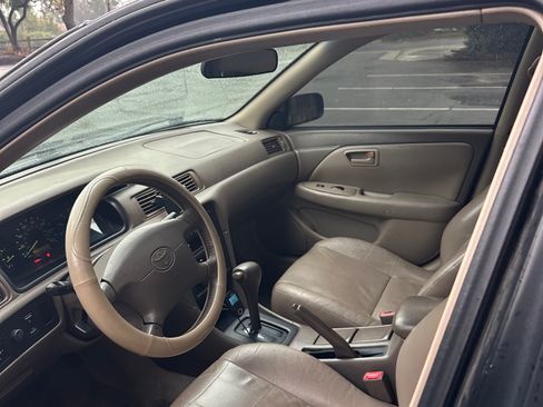 Used 1998 Toyota Camry LE image 11