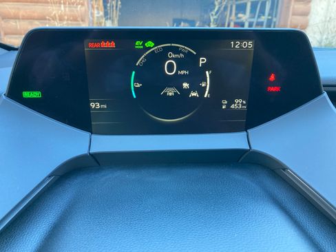 Used 2025 Toyota Prius Plug-In Hybrid image 6