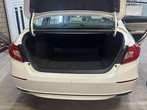 Used 2022 Honda Accord EX-L image 2