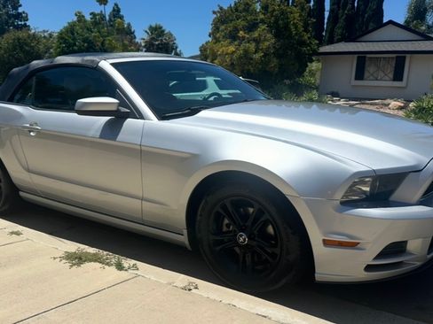 Used 2014 Ford Mustang Premium RWD image 2
