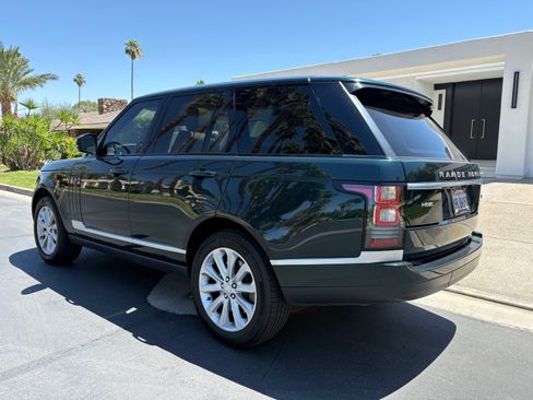 Used 2017 Land Rover Range Rover HSE AWD/4WD image 2