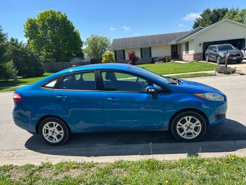 Used 2016 Ford Fiesta SE FWD image 4