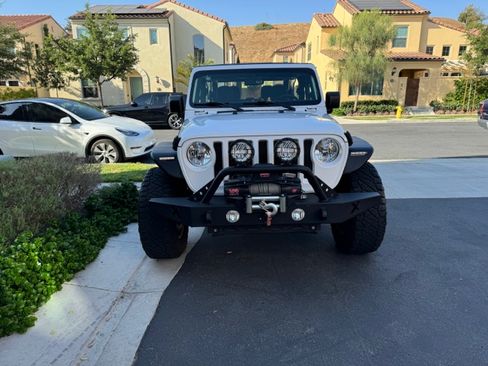 Used 2019 Jeep Wrangler Sport image 8