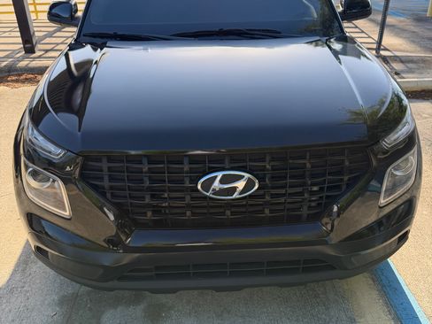Used 2023 Hyundai Venue SEL image 14