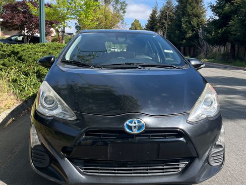 Used 2016 Toyota Prius C Three image 5