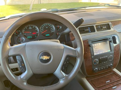 Used 2013 Chevrolet Tahoe LTZ image 17
