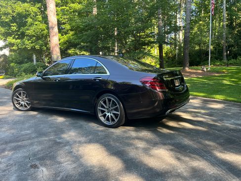 Used 2019 Mercedes-Benz S 560 Sedan image 8