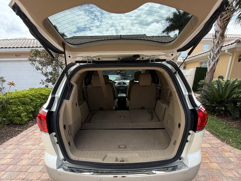 Used 2011 Buick Enclave CXL w/ Trailering Provision Package image 9