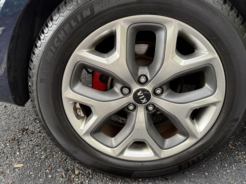 Used 2019 Kia Sorento SX image 22