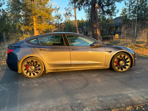 Used 2022 Tesla Model 3 Performance image 6