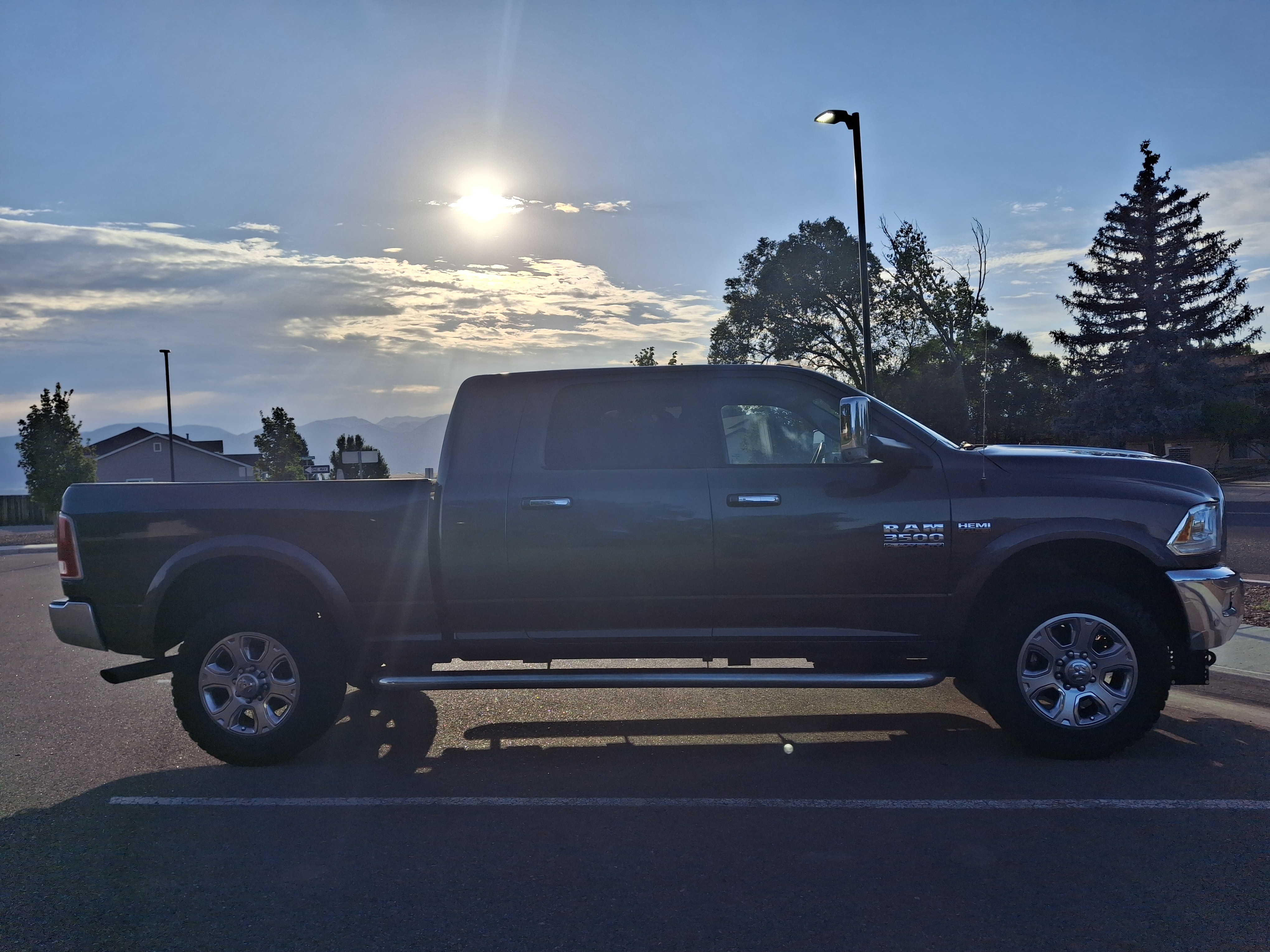 Used 2017 RAM 3500 Laramie w/ Snow Chief Group AWD/4WD image 9