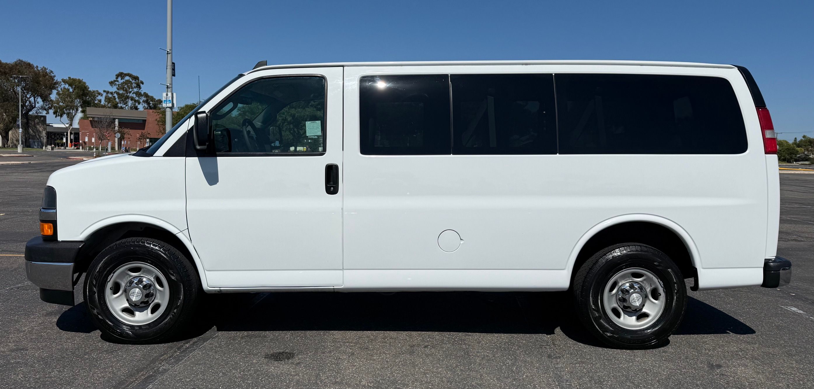 Used 2017 Chevrolet Express 2500 LT w/ LT Preferred Equipment Group RWD image 2