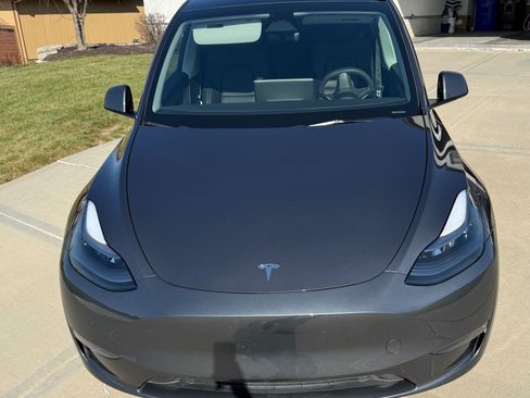Used 2023 Tesla Model Y Long Range image 1