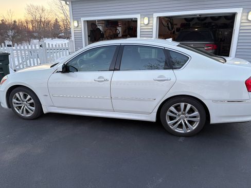 Used 2008 INFINITI M35 w/ Technology Pkg RWD image 4