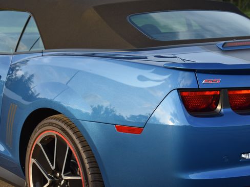 Used 2013 Chevrolet Camaro SS w/ Hot Wheels Special Edition RWD image 9