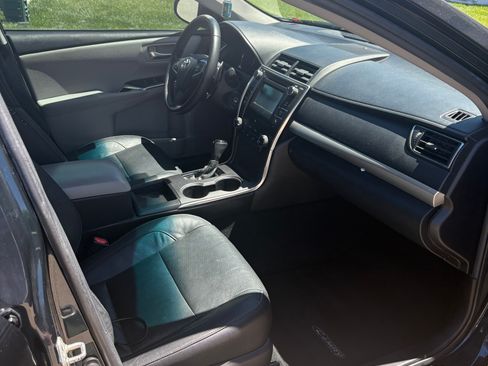 Used 2016 Toyota Camry SE FWD image 2