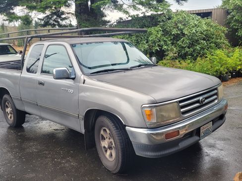 Used 1997 Toyota T100 SR5 image 1