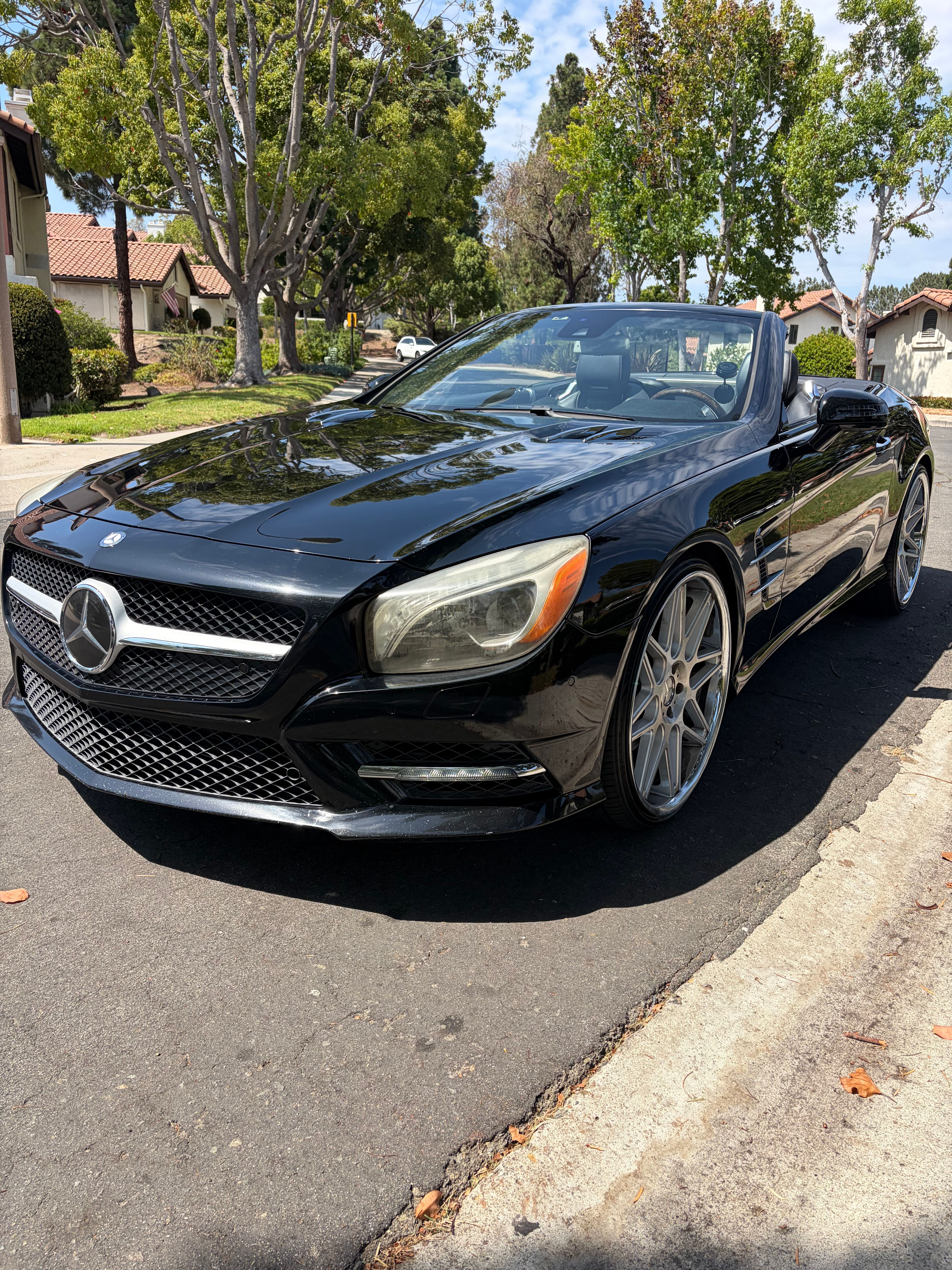 Used 2013 Mercedes-Benz SL 550 w/ Premium Pkg image 1