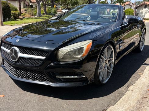 Used 2013 Mercedes-Benz SL 550 w/ Premium Pkg image 1