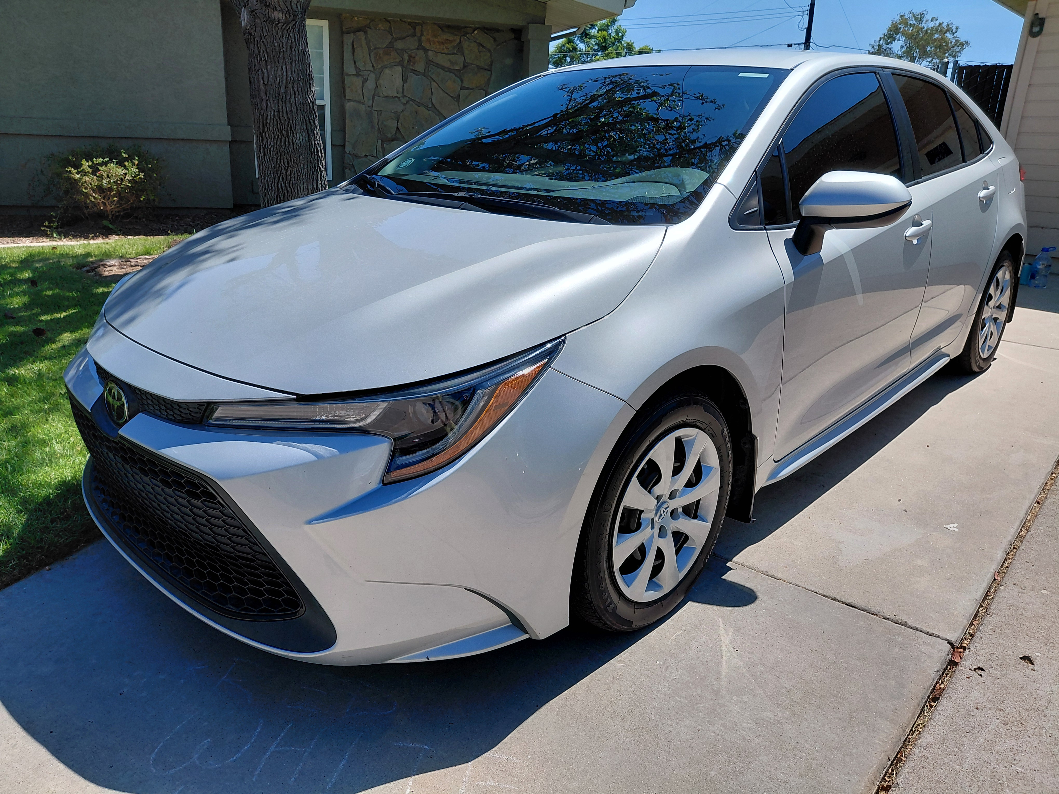 Used 2022 Toyota Corolla LE FWD image 1