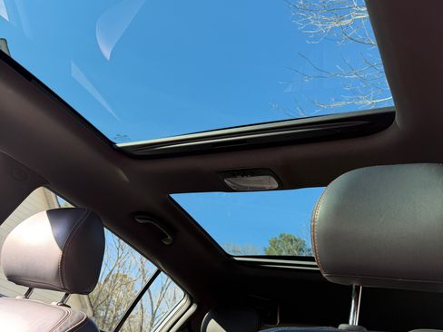 Used 2011 Kia Sportage EX w/ Navigation Pkg image 17