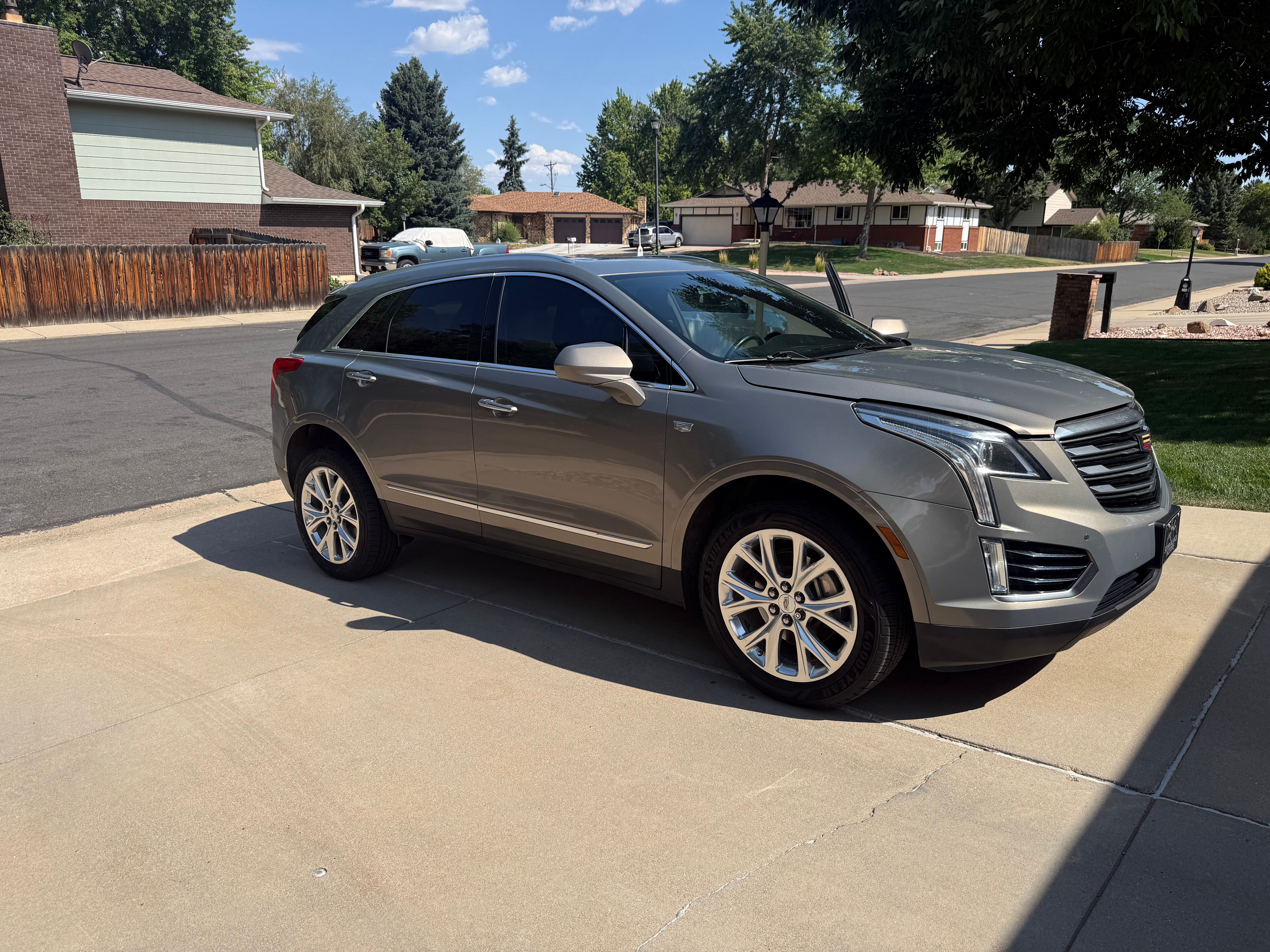 Used 2019 Cadillac XT5 Luxury AWD/4WD image 2