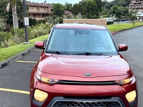 Used 2020 Kia Soul S FWD image 2