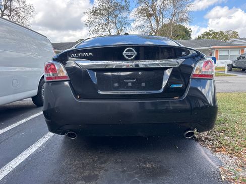 Used 2014 Nissan Altima 2.5 S w/ Display Audio Package image 8