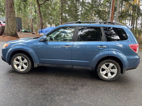 Used 2010 Subaru Forester 2.5XT Limited image 2