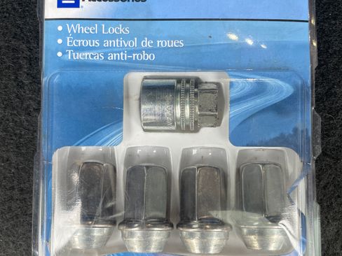 Used 2017 Chevrolet Suburban LT image 33