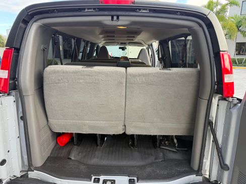 Used 2022 Chevrolet Express 3500 LS image 9