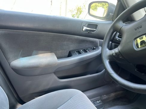 Used 2005 Honda Accord LX image 4
