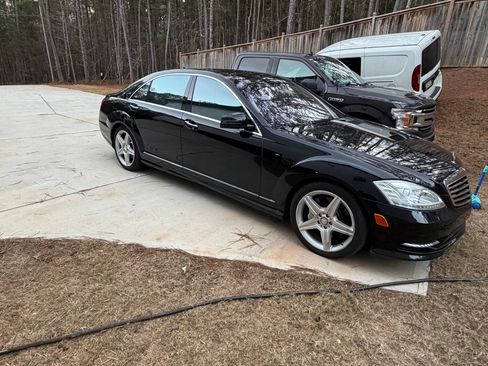 Used 2011 Mercedes-Benz S 550 4MATIC image 2