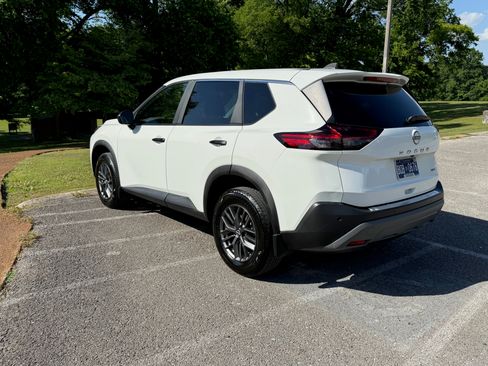 Used 2023 Nissan Rogue S AWD/4WD image 32