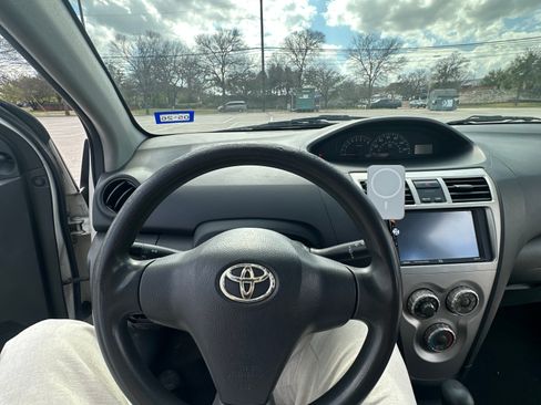 Used 2011 Toyota Yaris Sedan image 14