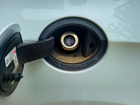 Used 2018 Chrysler Pacifica Limited w/ Advanced Safetytec Group image 13