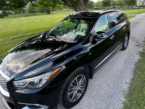 Used 2016 INFINITI QX60 FWD w/ Premium Plus Package image 2